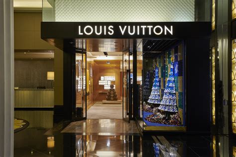 how many louis vuitton stores are there|Louis Vuitton european locations.